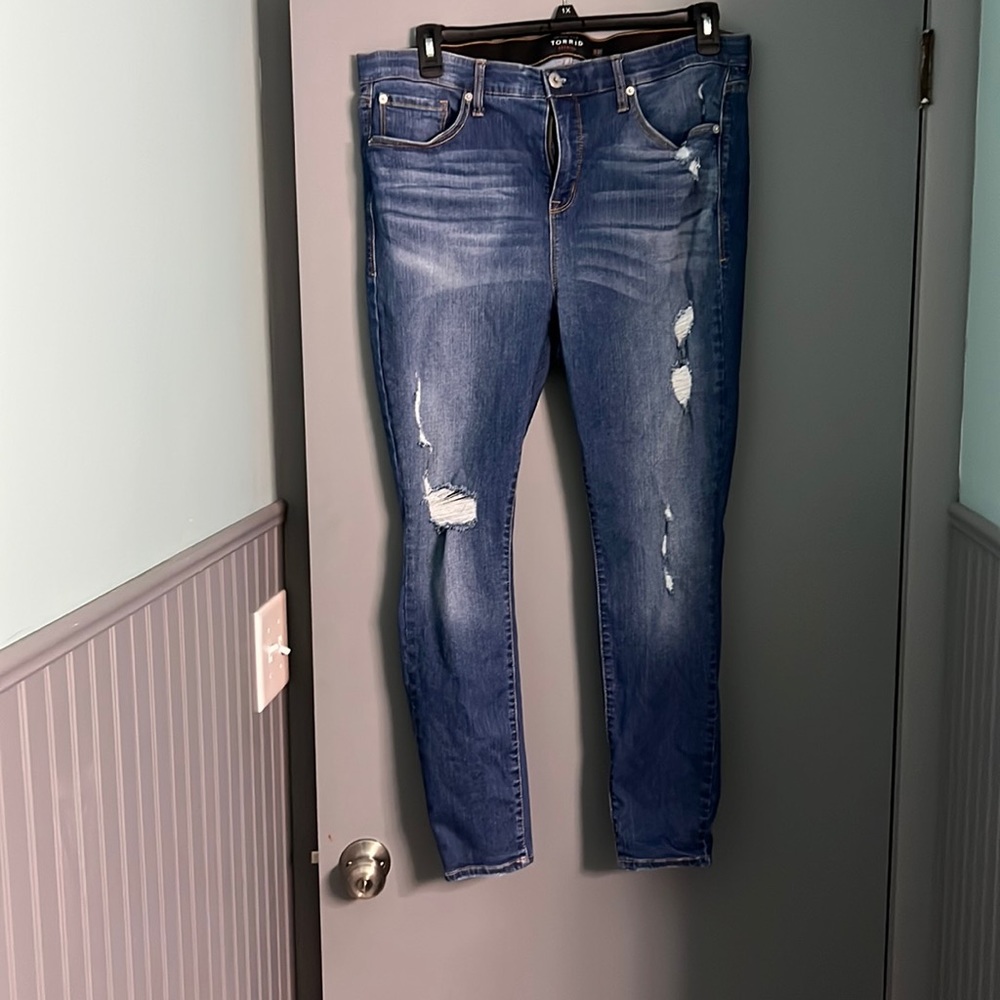 Size 18R torrid Sky High Distressed skinny jeans.